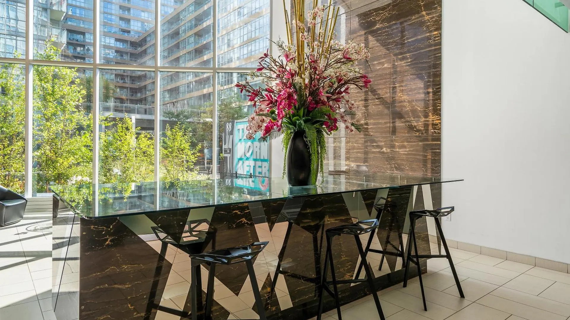 Apartment Exquisite Condos By Cn Tower With Parking Toronto