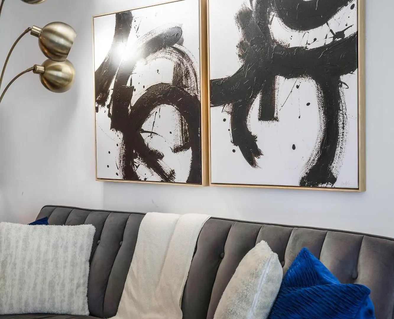 Exquisite Condos By Cn Tower With Parking Toronto Kanada
