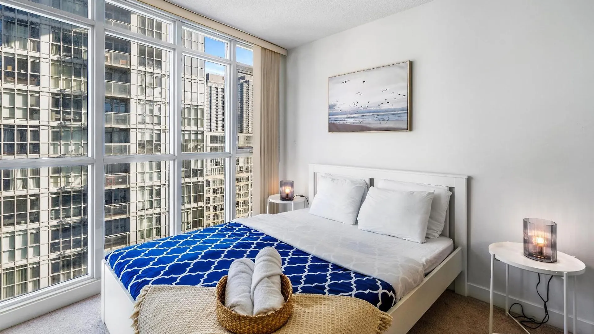 Exquisite Condos By Cn Tower With Parking Toronto